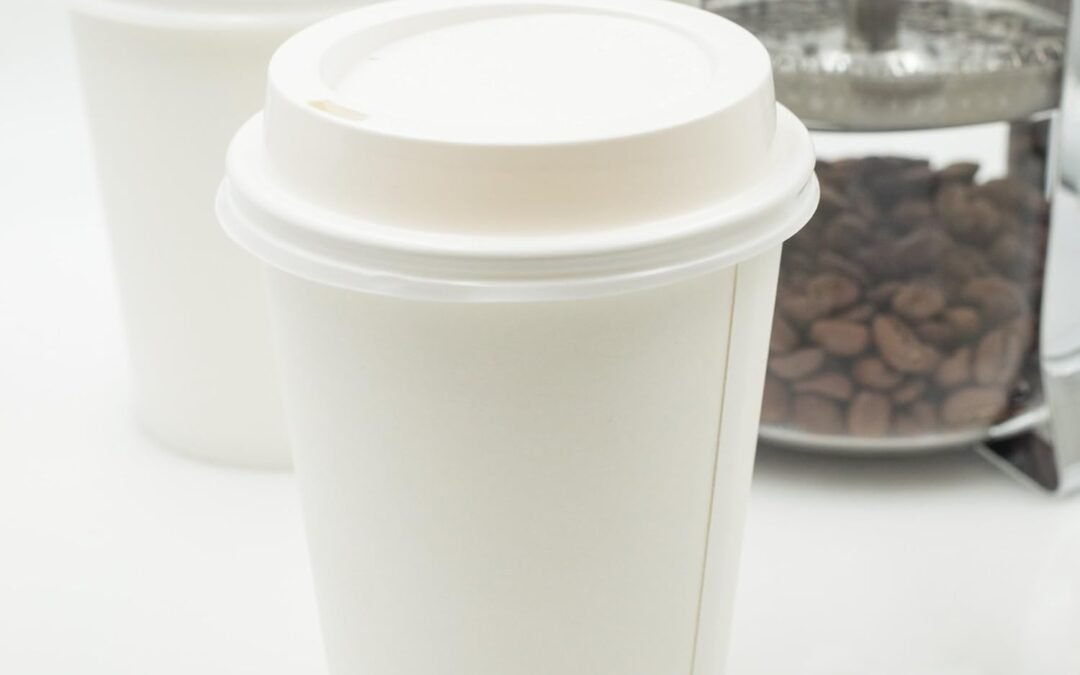 Factory Wholesale Golden Apple, Disposable Paper Coffee Cups 8 oz. Cups & Lids Quantity 50 cups per pack. Perfect For On-The-Go Hot or Cold Beverages.